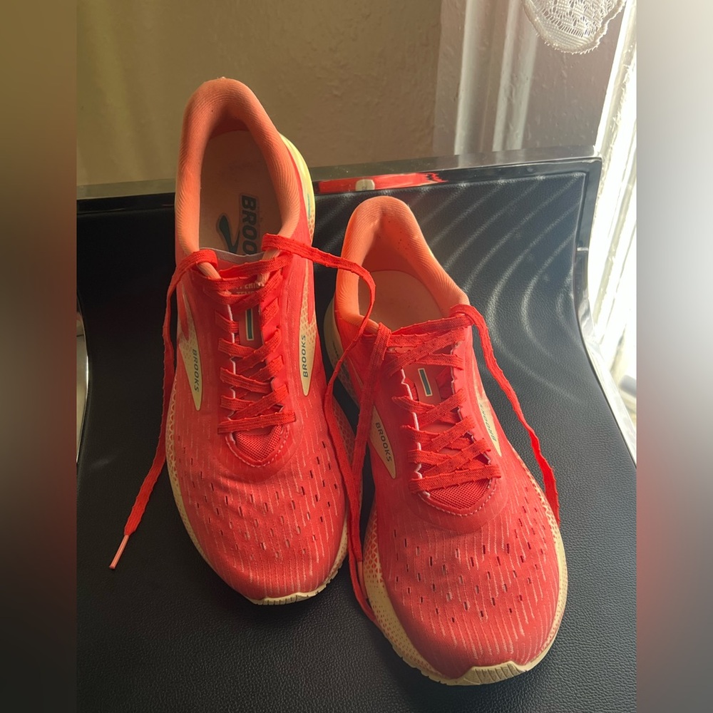 Brooks Women's Hyperion Tempo Size 9.5 Medium - Picture 2 of 10